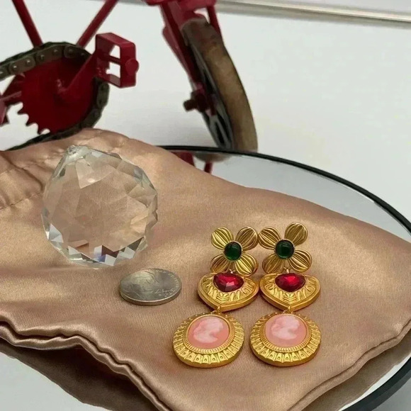 New Fashion Jewelry Baroque Style Earrings - Picture 6 of 6